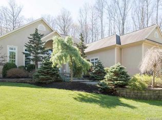 9012 Caroline Ln, Boston, NY 14025