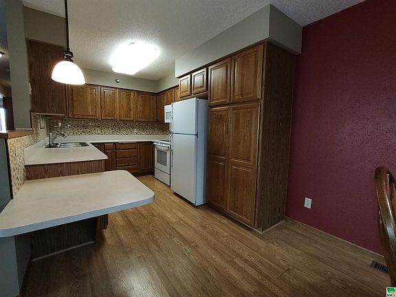 5th image of 4500 Glenn Ave APT 305