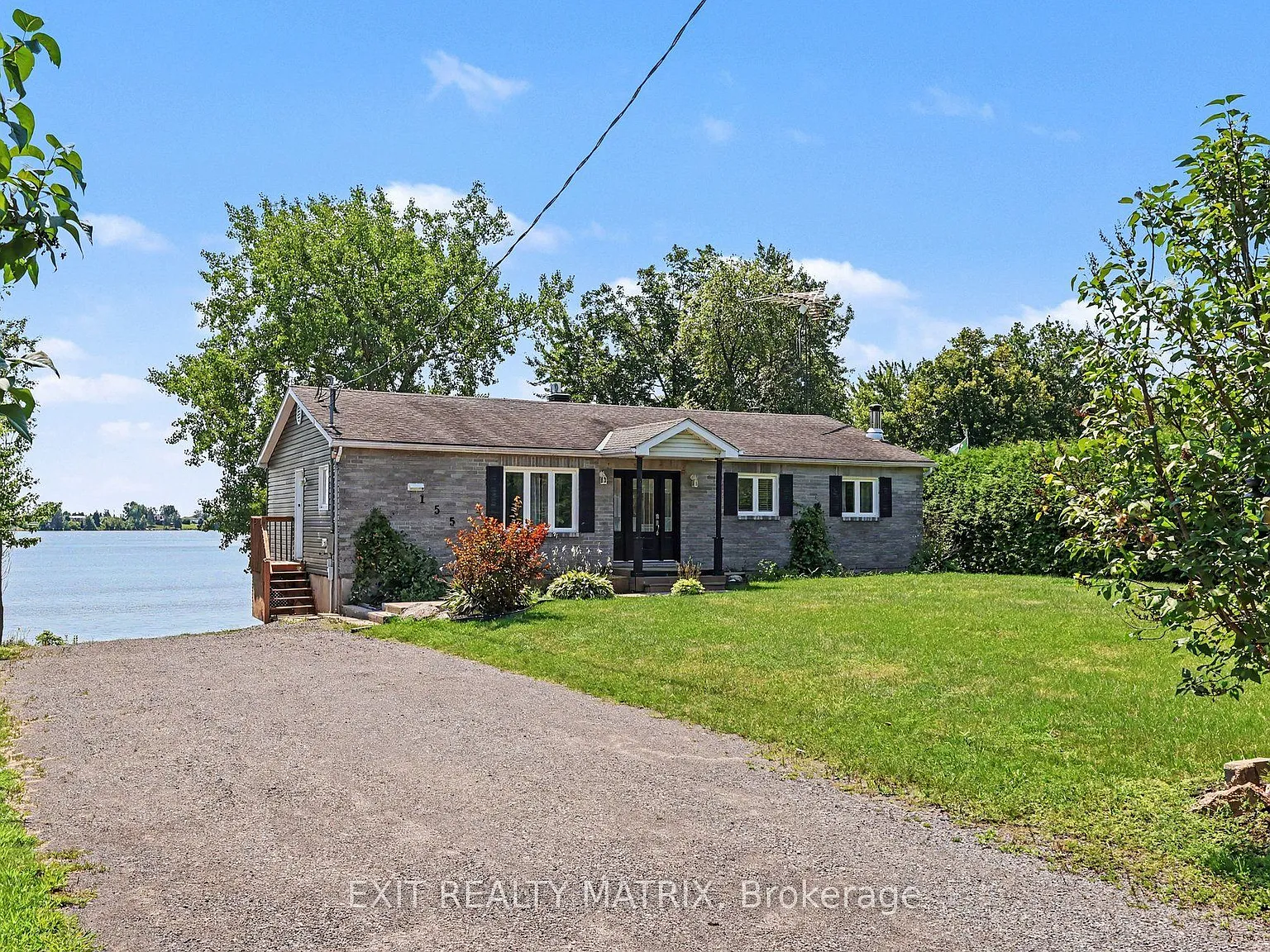 3 bed, $2,300 — Photo 1