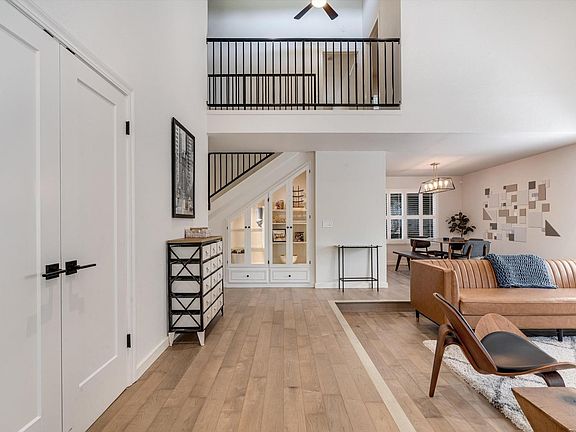 3rd image of 1116 Pinewood Drive