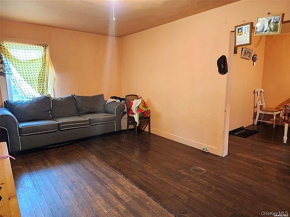 2nd image of 418 Lincoln Street