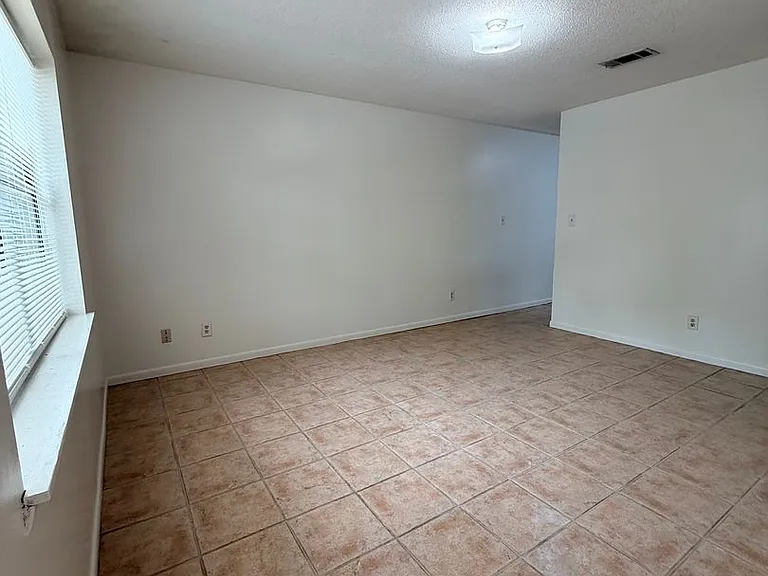 913 Landry St #5 — Photo 4
