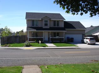 944 66th St, Springfield, OR 97478