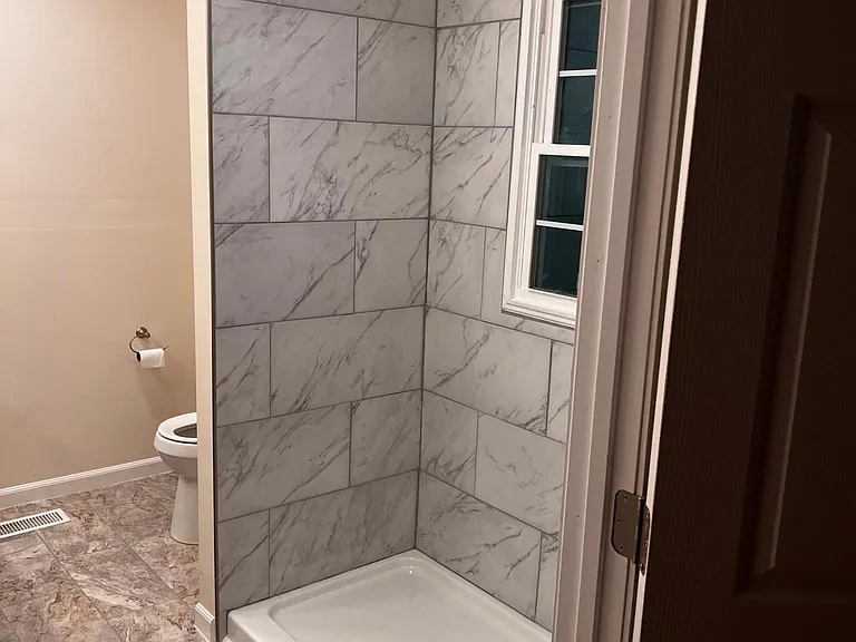 114 Allee St — Photo 11