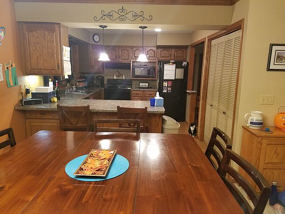 Dining room to kitchen view