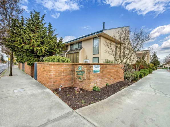 300 N Sequim Ave APT 18, Sequim, WA 98382