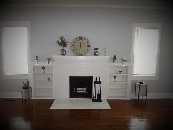 3rd image of 302 S Woodland St