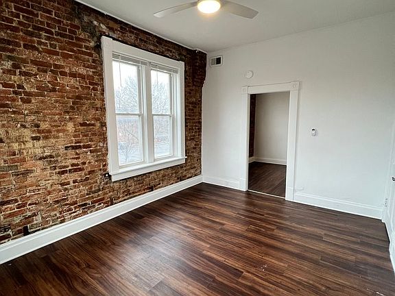 2nd image of 19 1/2 S Yale Ave APT 3
