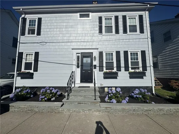 5 Byrnes St, Newport, RI 02840