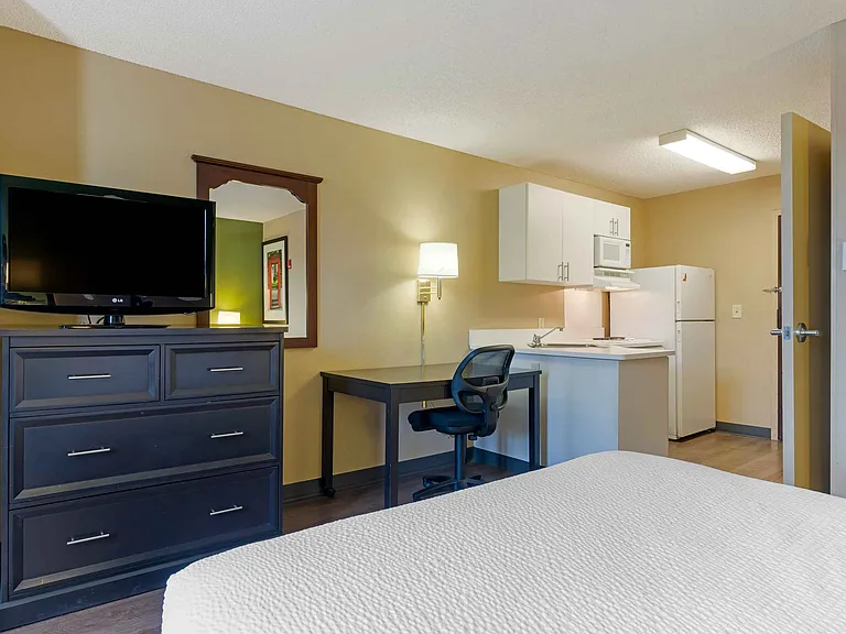 Studio Suite - 1 Queen Bed