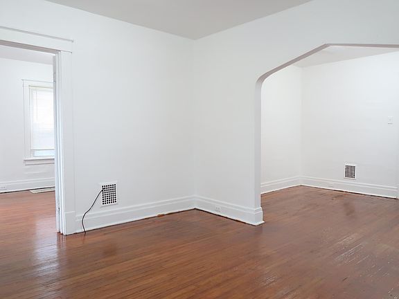 5th image of 547 23rd St APT 1