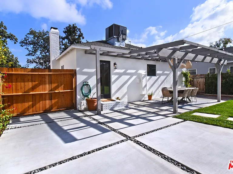 6167 Costello Ave — Photo 37