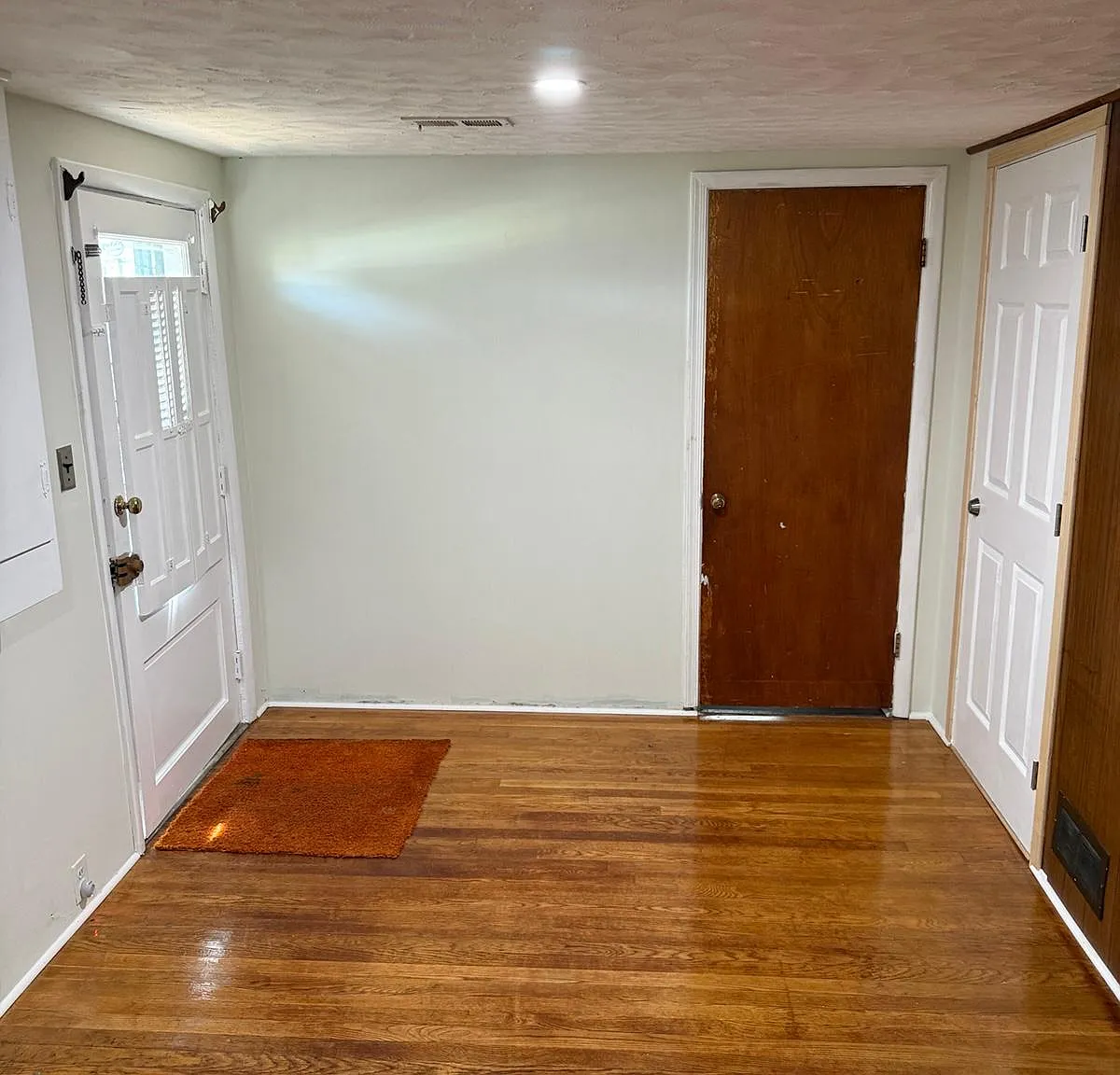 1 bed, 1910 sqft, $1,500 — Photo 2