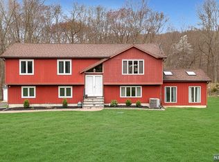 79 Lackawanna Dr, Stanhope, NJ 07874