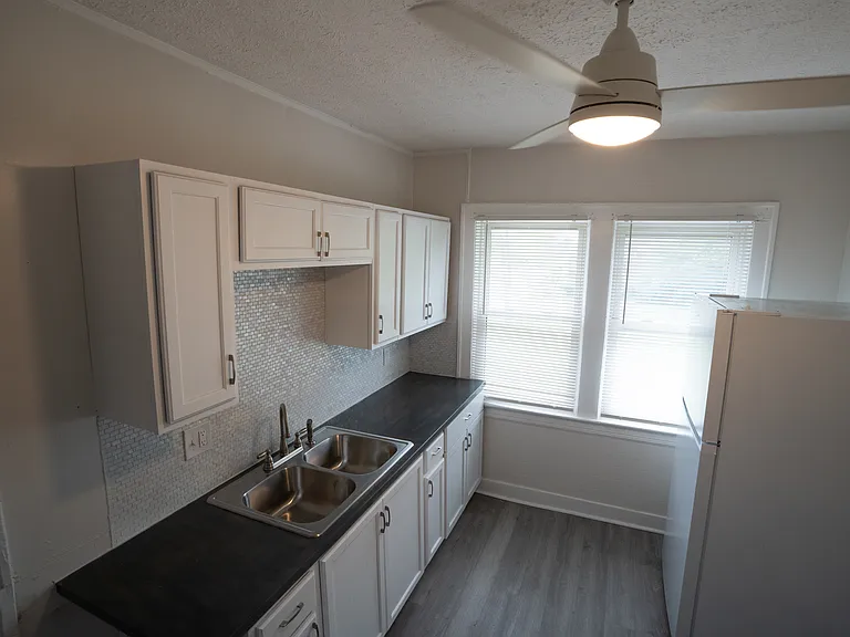 3659 E 131st St #B — Photo 17