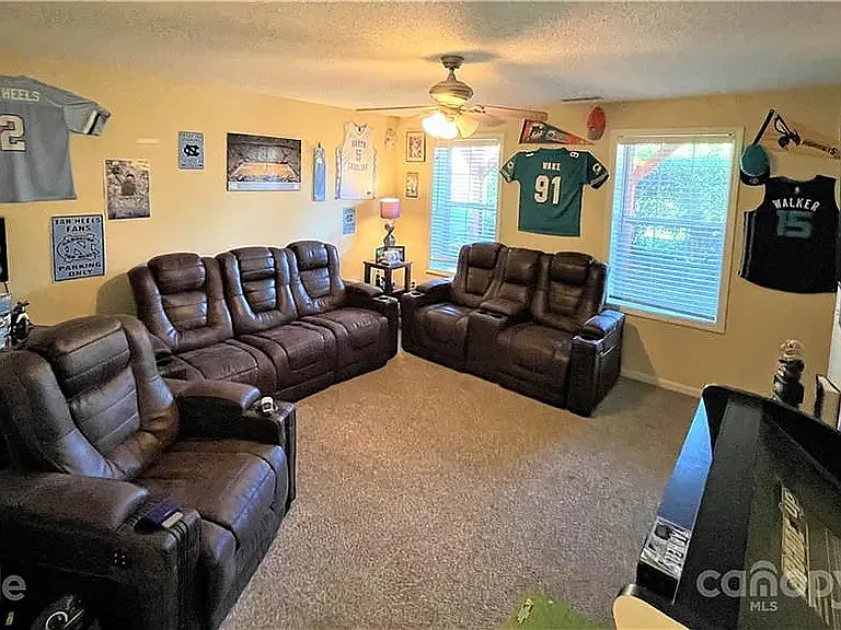 17 Grove Garden Ave — Photo 24