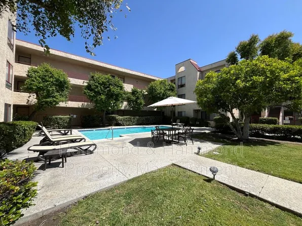 6825 Alabama Ave, Canoga Park, CA