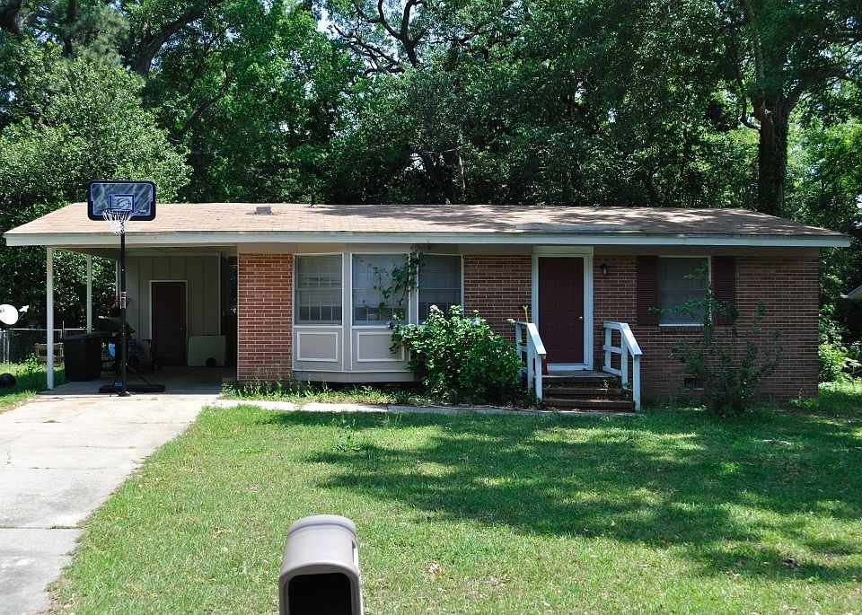 2nd image of 413 Berkshire Dr
