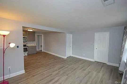 3rd image of 2204 Hawthorne St