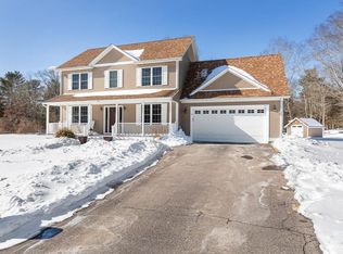 31 Stonebridge Ln, West Greenwich, RI 02817