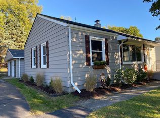 355 Rivard Blvd, Waterford, MI 48327