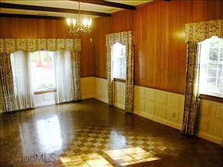 1st image of 2740 Thornfield Rd