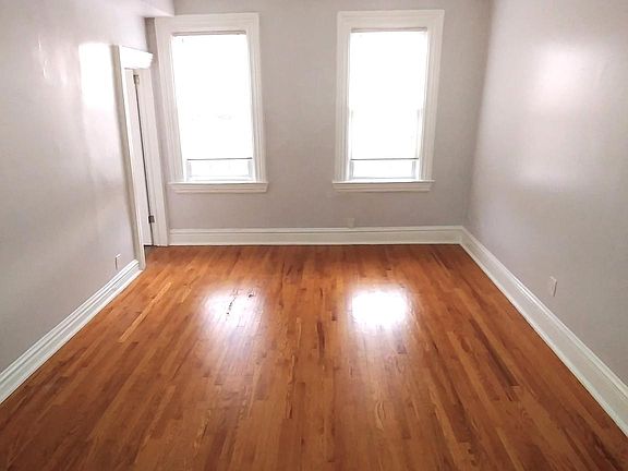 2nd image of 741 N Leavitt St