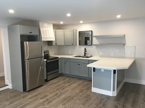 727 Main St #REAR Photo 1