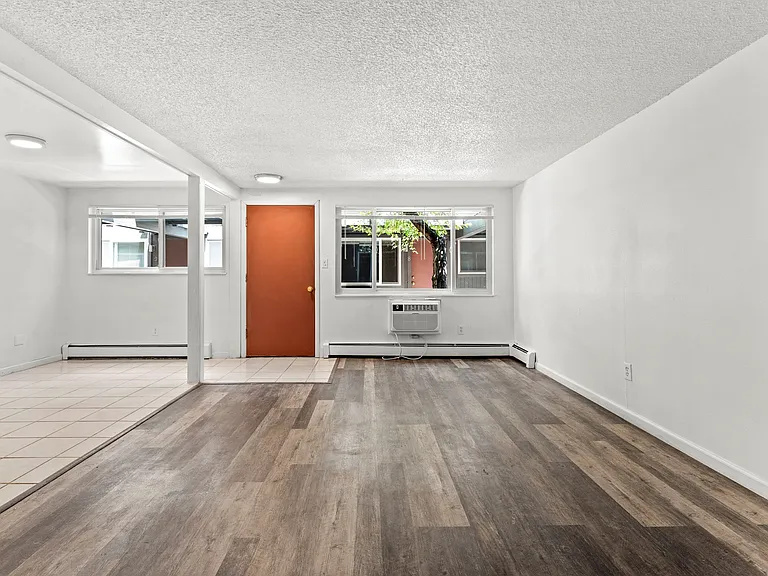 Mohawk Green Apartments — Photo 42