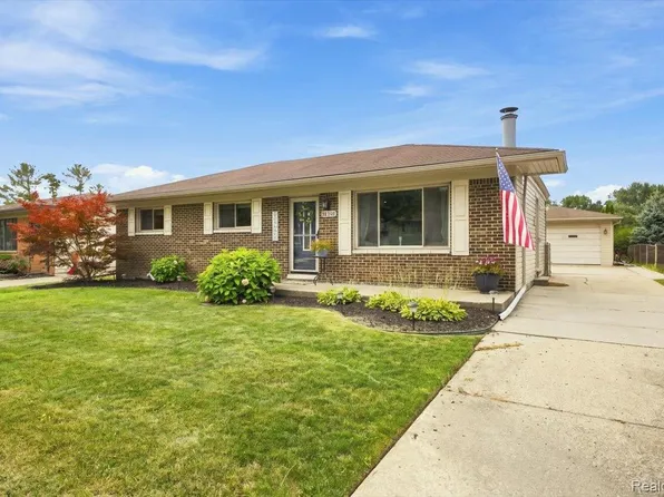 41269 Dunboyne Cir, Clinton Township, MI 48038