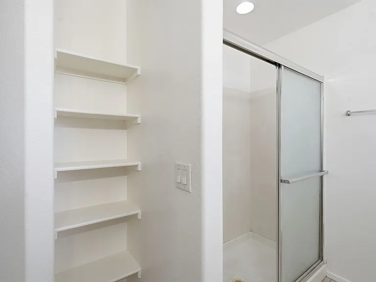 1302 E Michelle Dr — Photo 16