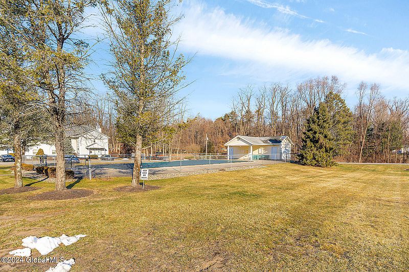 5th image of 1005 Greenwich Drive
