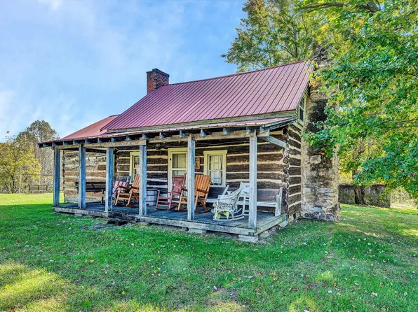 1155 Gaston Rd, Vinton, VA 24179