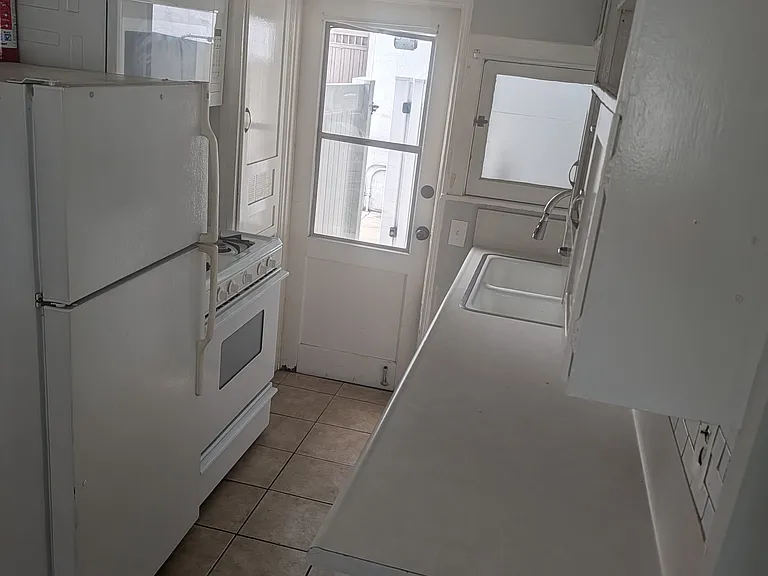 333 1/2 Carroll Park W — Photo 6