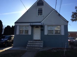 13815 249th St, Rosedale, NY 11422