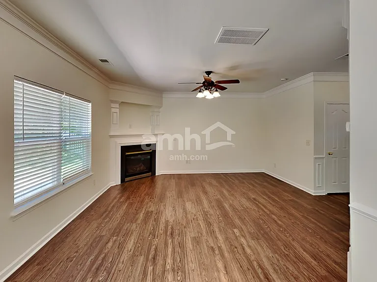 3801 Wingdale Ct — Photo 6