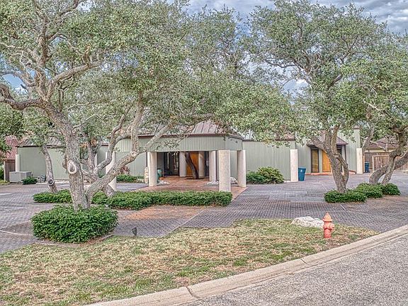 3rd image of 2503 Turkey Neck Cir