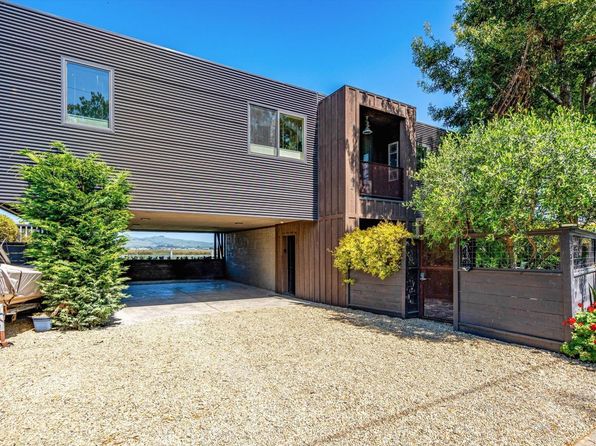 1364 Milton Rd, Napa, CA 94559