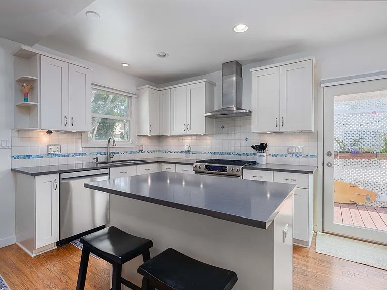 317 Whiting St — Photo 11