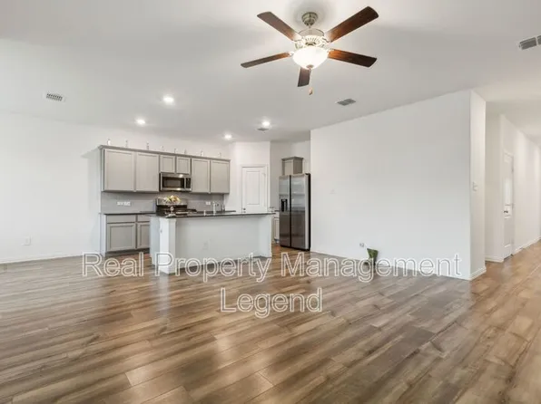 3803 Thomas Plains Dr, Heartland, TX 75126