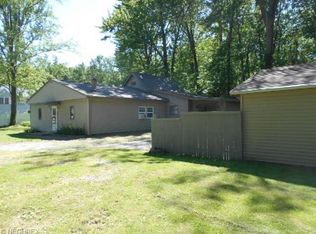 540 Cove Beach Ave, Sheffield Lake, OH 44054