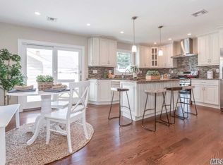 244 Royal Ave, Mineola, NY 11501