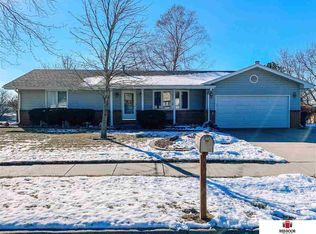 4921 Blackbird Ln, Lincoln, NE 68516