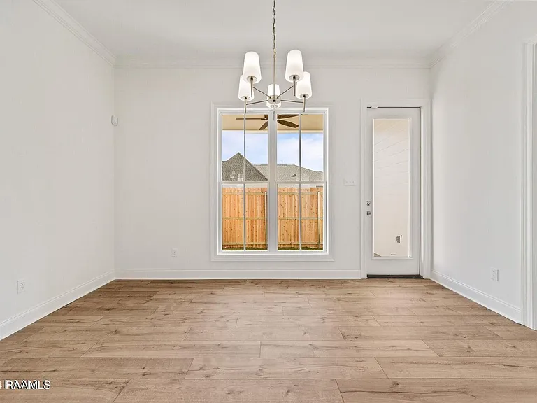128 Oak Village Dr — Photo 13