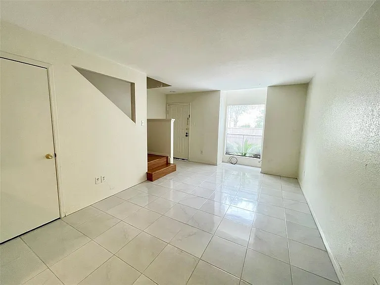 2100 Wilcrest Dr #123 — Photo 5