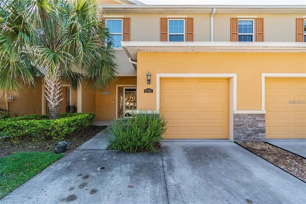 3 bed, 2.5 bath, 1550 sqft, $2,250 — Photo 1