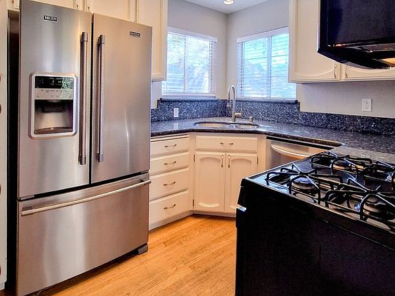 2nd image of 1266 Foxwood Dr