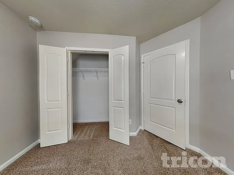 22719 Klingamans Way — Photo 11