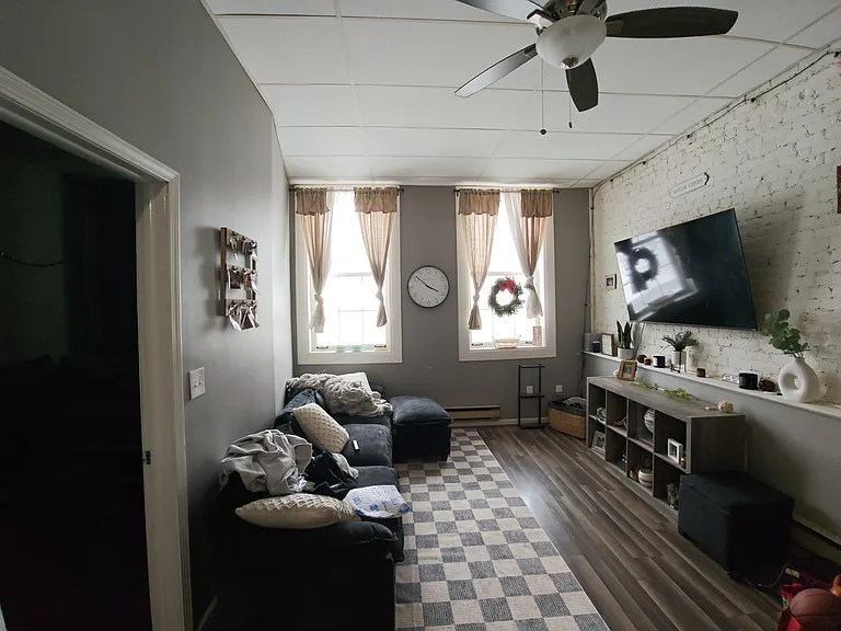 58-60 North Ave #4 — Photo 1