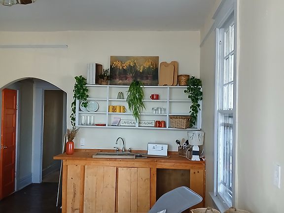3rd image of 1506 Monroe Ave #1